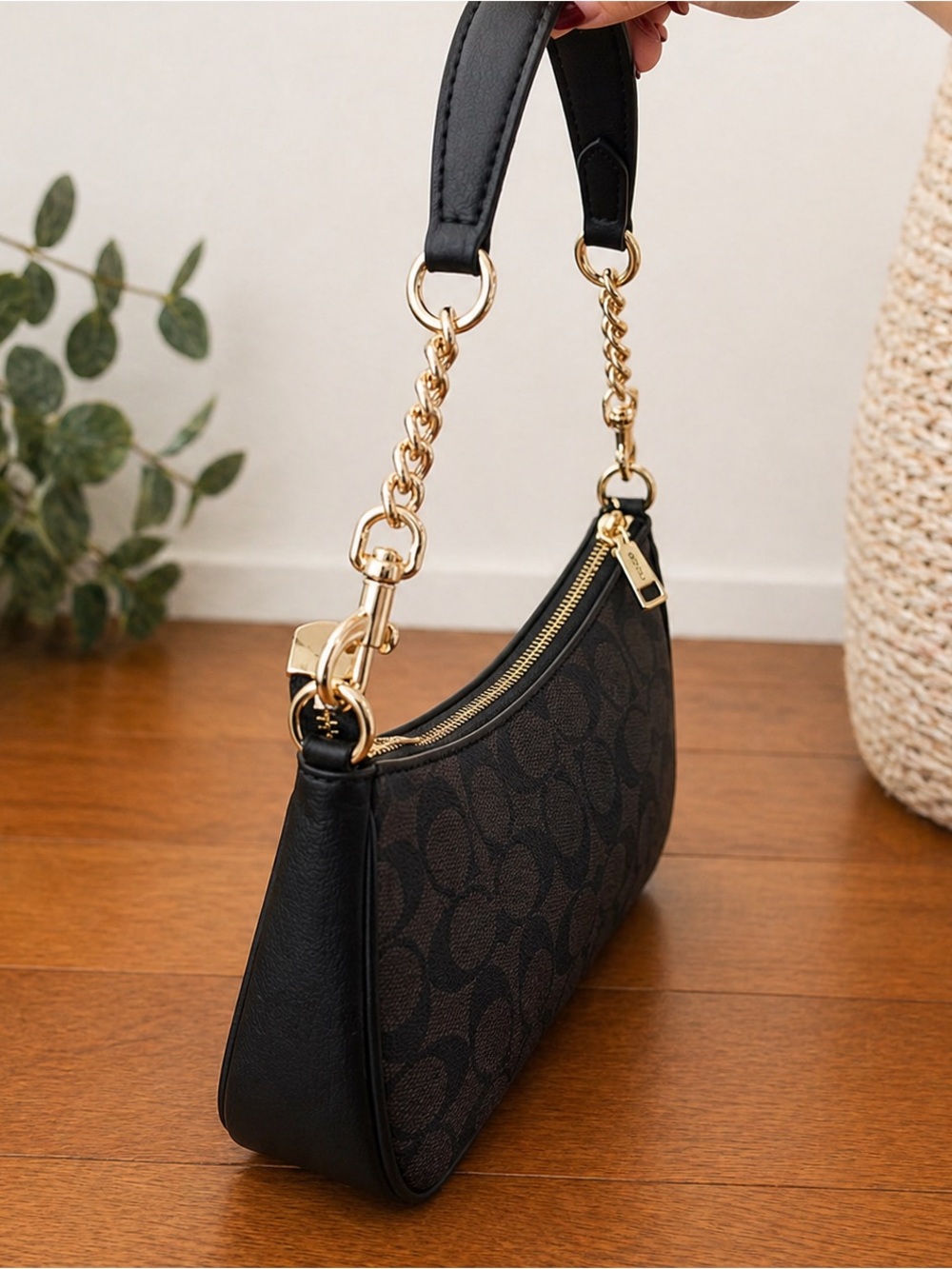 Coach Brown/Black Signature Chain Shoulder Bag with Gold Hardware - Picture 2 of 3